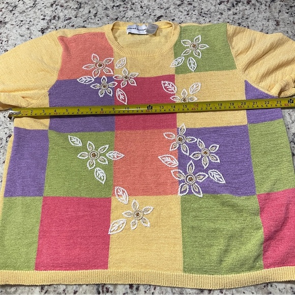 Alfred Dunner Yellow Size XL Floral Embroidered Short Sleeve Sweater Crew Neck - Picture 5 of 7